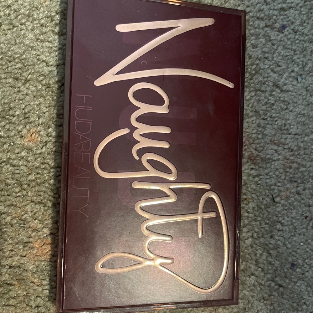 Huda beauty naughty palette.